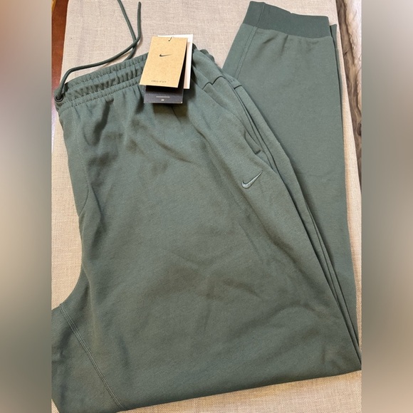 Nike Primary Dri-Fit UV Versatile Jogger Pants XL Tall - Picture 6 of 7